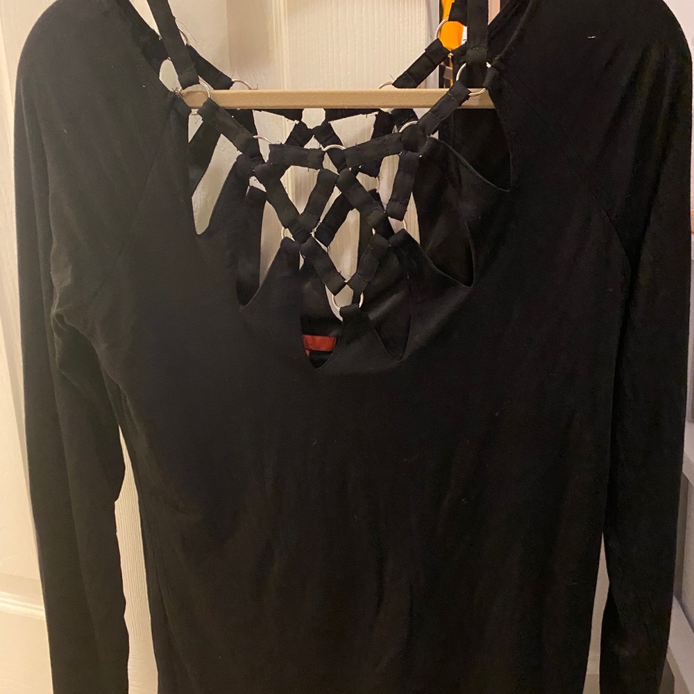 Red by Buckle long sleeve knit top